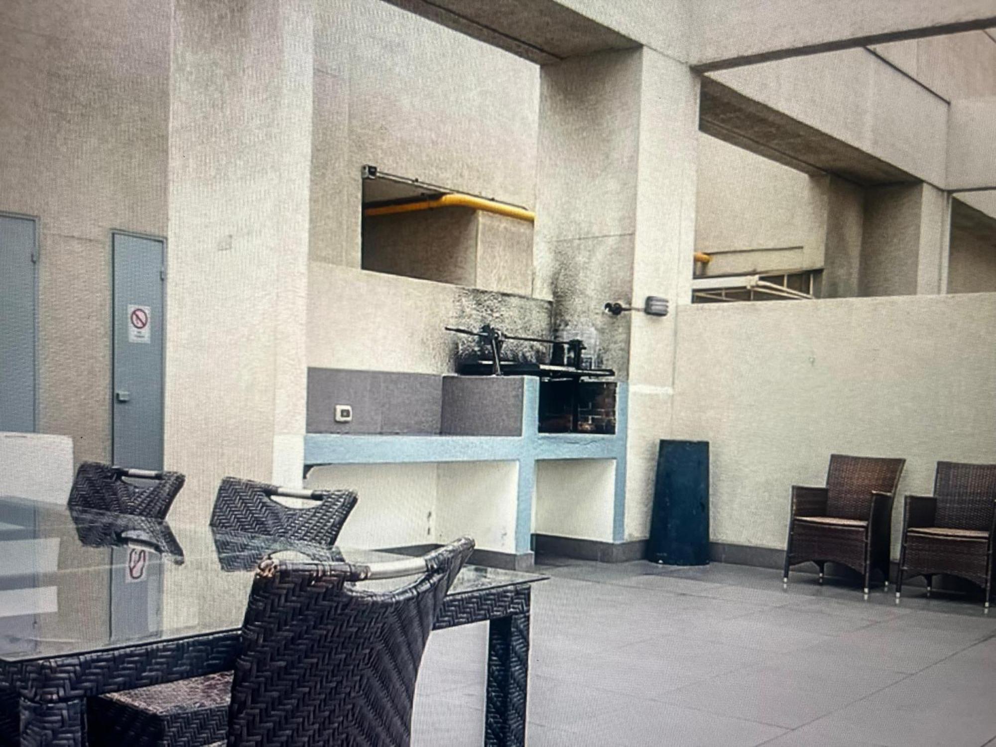 Cerca Movistar Arena Y A Pasos Del Metro Universidad De Chile Con Estacionamiento 산티아고 외부 사진